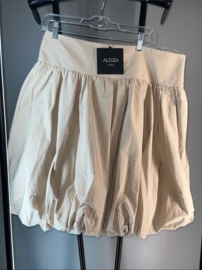 Aleeza Paris Cream Bubble-Hem A-Line Skirt